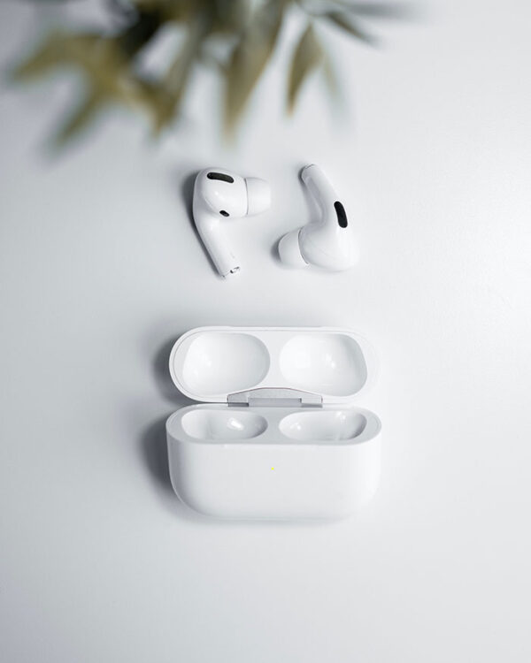 Noise Canceling Headphones - Image 2